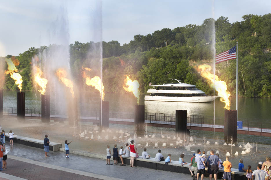 The Branson Landing Fountain Show | Main Street Marina